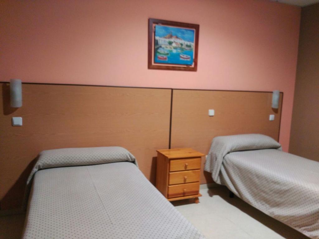 Hostal Ds Velilla de San Antonio Exterior photo
